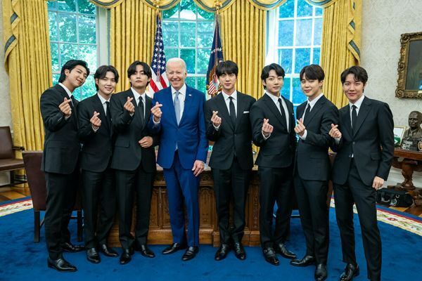 BTSが韓国アーティストで初めてホワイトハウスを表敬訪問、バイデン大統領と35分間にわたって歓談