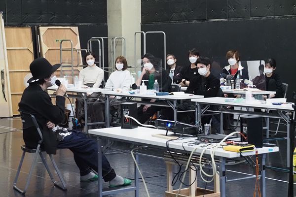 『SLAPSTICKS』の生みの親・KERAが名場面を観ながらサイレント映画を解説　“スペシャル・レクチャー”レポート公開