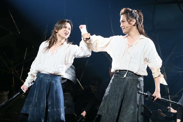 堂本光一&井上芳雄ミュージカル『ナイツ・テイル』東京公演が開幕