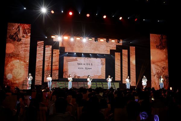 fromis_9、初の日本単独コンサートオフィシャルレポ「やっと会えて本当にうれしい」