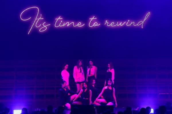 fromis_9、初の日本単独コンサートオフィシャルレポ「やっと会えて本当にうれしい」