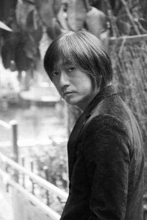 スガ シカオ、25周年スペシャルライブの東京公演が決定　スペシャルサイトで小林武史＆リトグリのコメント公開