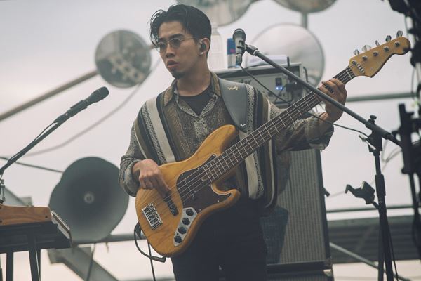 東京湾の人工島で行われたKing Gnuシークレットライブレポート　舞台裏に密着したビハインドザシーンの公開も決定