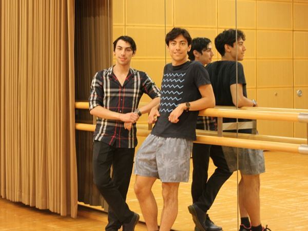 「兄はずっと変わらず尊敬するダンサー」アクリ瑠嘉×アクリ士門、初の兄弟インタビュー