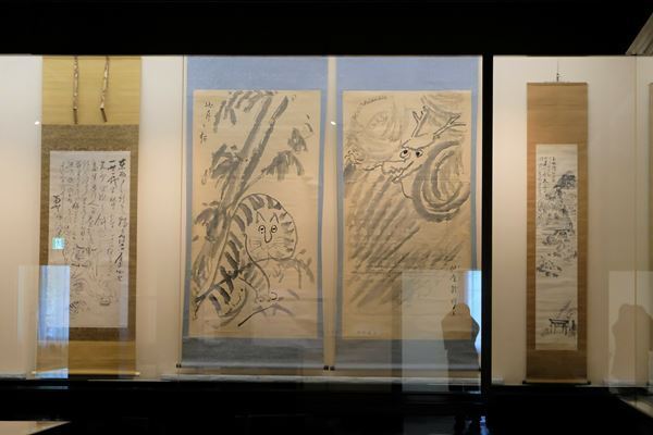 『仙厓ワールド』展、永青文庫で開幕　猫か虎か、当ててみろ！？　　ゆるカワな禅画の世界をレポート　