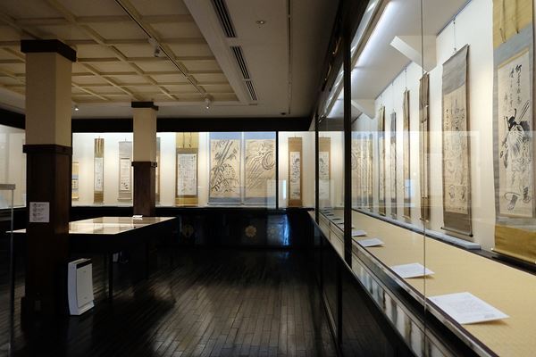 『仙厓ワールド』展、永青文庫で開幕　猫か虎か、当ててみろ！？　　ゆるカワな禅画の世界をレポート　