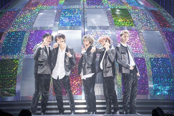 超特急がさいたまスーパーアリーナで見せた圧巻のステージと歴史「8号車がいるからこれからも走り続けていける」