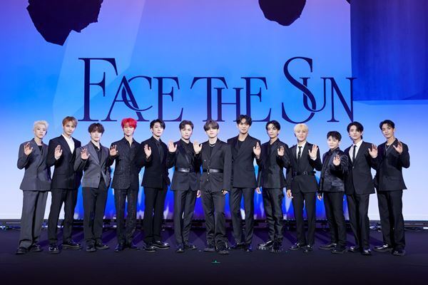 SEVENTEEN、新アルバムリリースを記念した記者会見開催「今回はビルボードで1位を取りたい！」