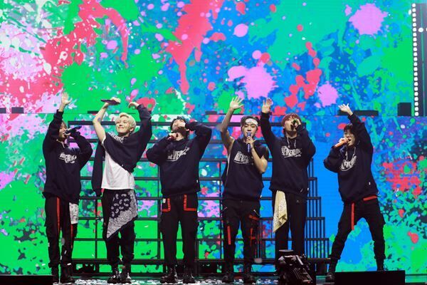 【K-POP界の“New Hope”ONF 特集　PART1】 2021 ONF LIVE CONTACT CODE #1. 「REVERSE」 12/12 ライブレポート