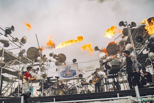 King Gnu、『Red Bull Secret Gig』の舞台裏に迫るドキュメンタリー＆ライブ映像4曲を公開