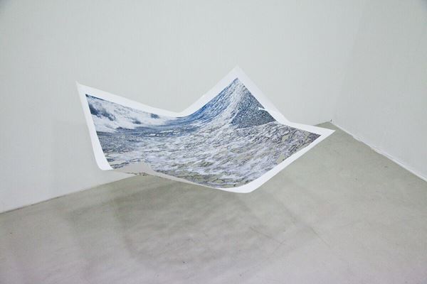 美術館の展示空間を活かしたインスタレーション形式で公開『見るは触れる 日本の新進作家 vol.19』