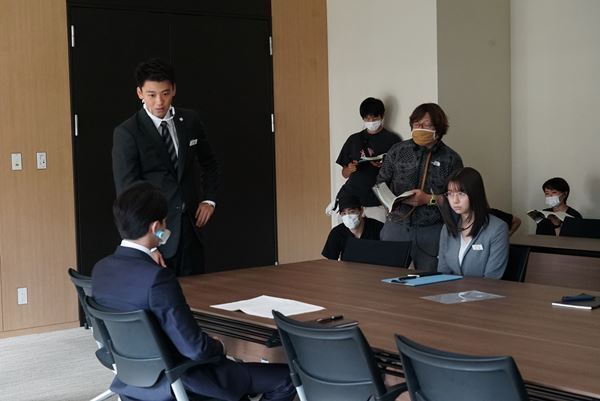 竹内涼真は“柔らかで、芯の強い人”　映画『アキラとあきら』撮影現場レポート②