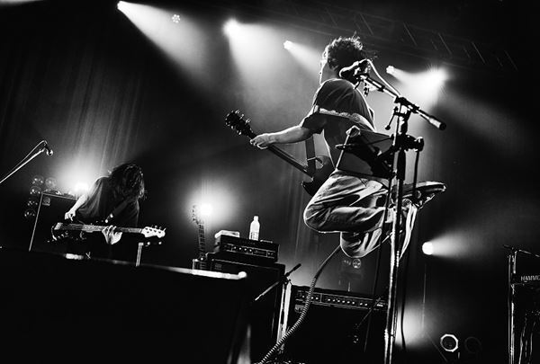 崎山蒼志、ツアー最終公演オフィシャルレポ到着　アンコールで憧れの石崎ひゅーいと競演