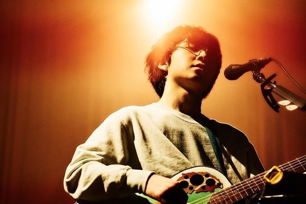 崎山蒼志、ツアー最終公演オフィシャルレポ到着　アンコールで憧れの石崎ひゅーいと競演