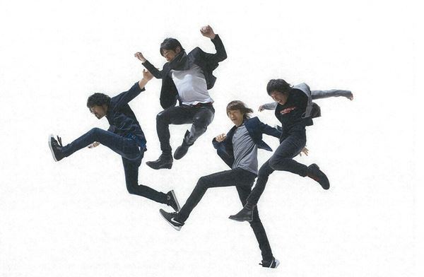 写真家活動30年超！　「写真家・平間至の両A面」フジフイルム スクエアにて開催中