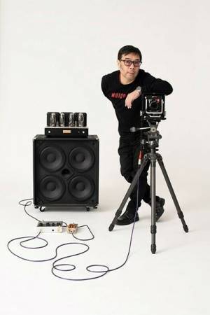 写真家活動30年超！　「写真家・平間至の両A面」フジフイルム スクエアにて開催中