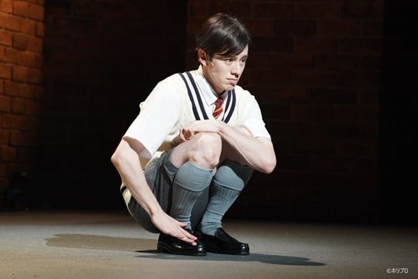 吉田鋼太郎演出、柿澤勇人、ウエンツ瑛士ら出演『ブラッド・ブラザーズ』開幕　各出演者からのコメントも