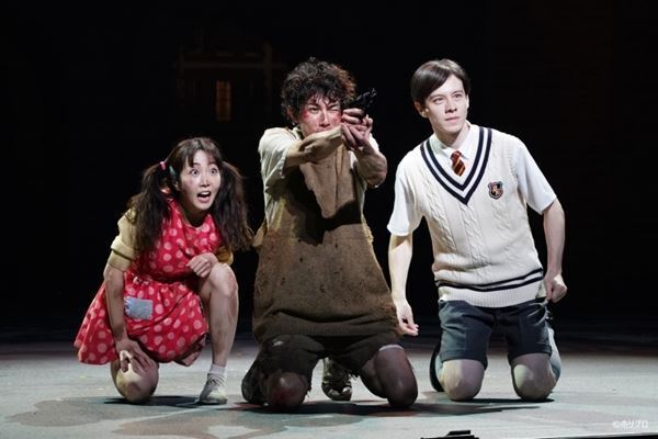 吉田鋼太郎演出、柿澤勇人、ウエンツ瑛士ら出演『ブラッド・ブラザーズ』開幕　各出演者からのコメントも