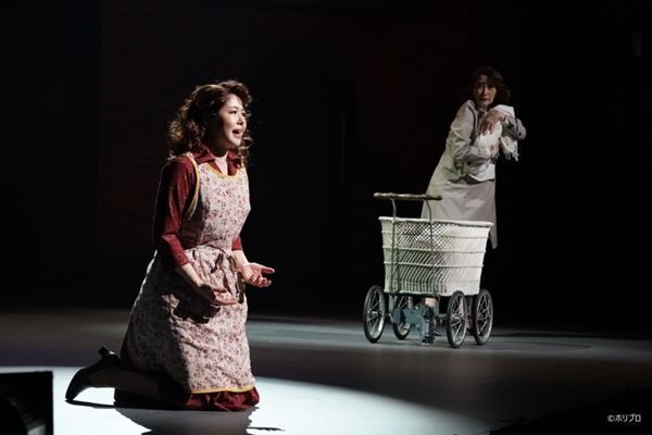 吉田鋼太郎演出、柿澤勇人、ウエンツ瑛士ら出演『ブラッド・ブラザーズ』開幕　各出演者からのコメントも