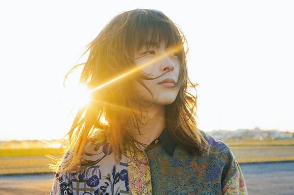 小林私、5曲入り新作EP『後付』が配信スタート　躍動感あふれる表題曲MVも公開
