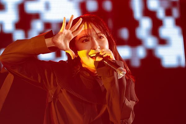 日向坂46、聖地開催の『W-KEYAKI FES.2022』で全国アリーナツアーを発表