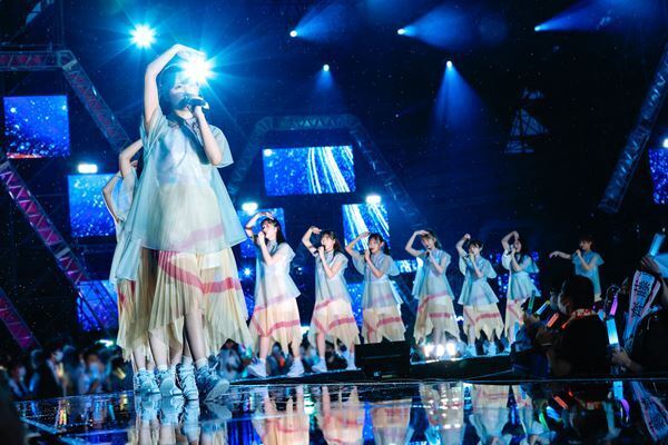 日向坂46、聖地開催の『W-KEYAKI FES.2022』で全国アリーナツアーを発表