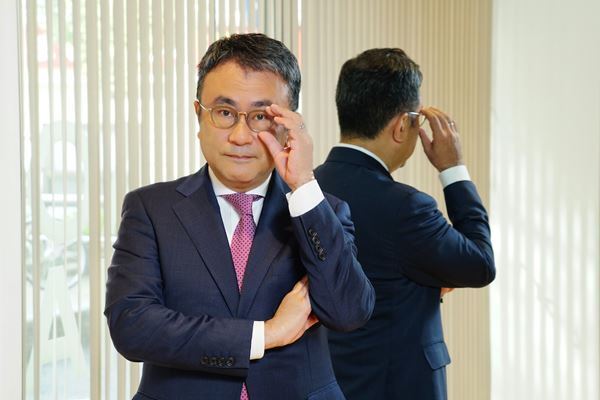 【独占インタビュー】三谷幸喜が再び挑む“恩師”ニール・サイモンの傑作コメディ『23階の笑い』