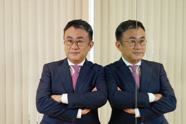 【独占インタビュー】三谷幸喜が再び挑む“恩師”ニール・サイモンの傑作コメディ『23階の笑い』