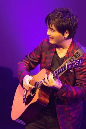 押尾コータロー、デビュー20周年の幕開けを飾るスペシャルライブのオフィシャルレポート到着