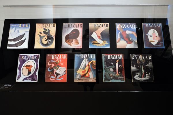 『奇想のモード』展、東京都庭園美術館にて開幕　シュルレアリスムとモードの共鳴を「奇想」をキーワードに紐解く