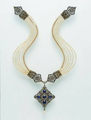 ヴィクトリア時代の華麗なるライフスタイルを展観『愛のヴィクトリアンジュエリー』7月1日より開催