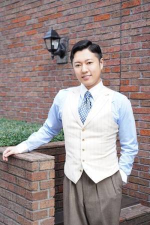 およそ10人の人物をふたりで表現！ 原田優一＆太田基裕が語るミュージカル『ダブル・トラブル』