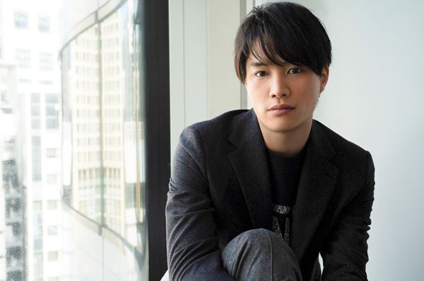 鈴木伸之『ブレイブ -群青戦記-』で戦国時代へ！「仲間を思う気持ちが強くなっていく展開にグッときます」