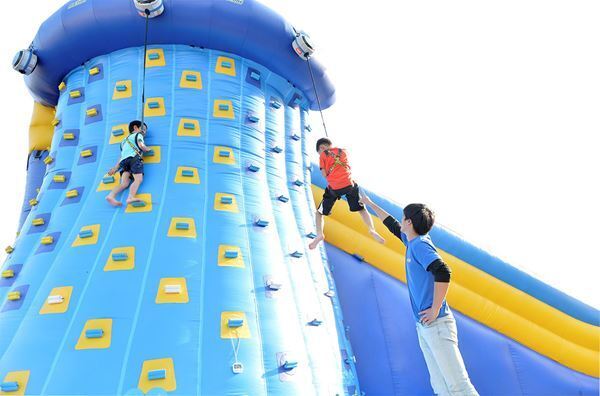 エアー大型遊具が集結。大人気イベント「ふわふわアドベンチャー」が横浜に初上陸