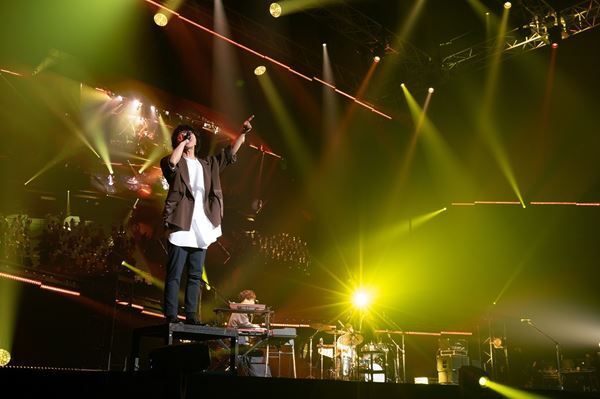 wacci、初の有観客での日本武道館公演レポート「音楽やってて良かったといつも思わせてくれるのはあなたです。」