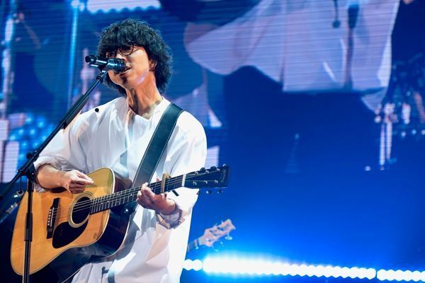 wacci、初の有観客での日本武道館公演レポート「音楽やってて良かったといつも思わせてくれるのはあなたです。」