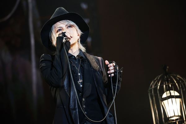 【ライブレポート】HYDE、故郷の和歌山でツアー完走「死ぬんじゃないかと思うくらい、幸福な時間でした」