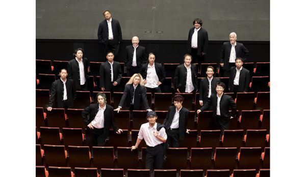 コンドルズと豊島区民180人が劇場のこけら落としで共演