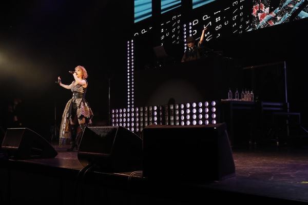 アニソンとクラブが融合した『アニレヴ2021』初日公演を芹澤優 with DJ KOO & MOTSUらが盛り上げる