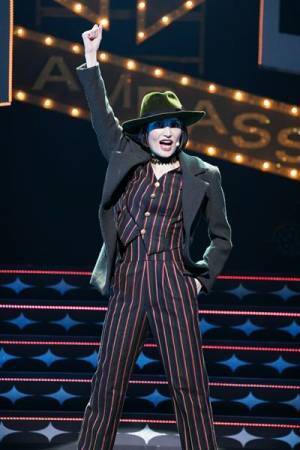 “Music is My Life！” 望海風斗の至極の歌声が無限に広がる 『Look at Me』開幕