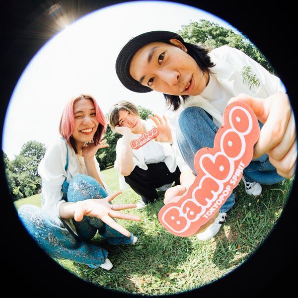 “破天荒ポップロック”を掲げるBamboo、夏を彩るアップテンポな新曲「灰色の世界に色を塗れ！」配信リリース