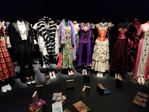 ようこそ『京都市京セラ美術館開館1周年記念展　森村泰昌：ワタシの迷宮劇場』へ！　内覧会レポート