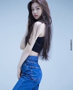 宮脇咲良ら所属の韓国ガールズグループLE SSERAFIM、最年少メンバーのホン・ウンチェを公開