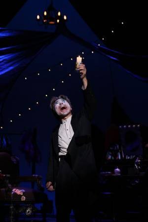 舞台人・加藤健一、渾身の一人芝居であった ー演劇ジャーナリスト・大島幸久が観た『スカラムーシュ・ジョーンズあるいは七つの白い仮面』