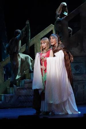 ミュージカル『王家の紋章』開幕、海宝直人×木下晴香ゲネプロレポート