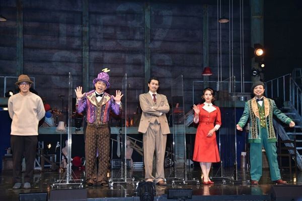 『THE 39 STEPS』開幕！ 平方元基は汗だく、ソニンは「泣きそう」
