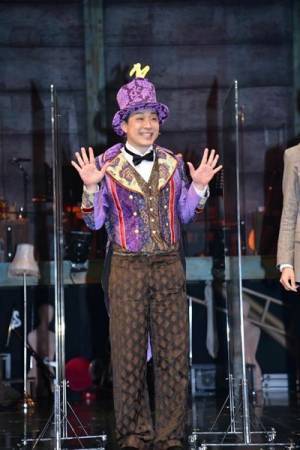 『THE 39 STEPS』開幕！ 平方元基は汗だく、ソニンは「泣きそう」