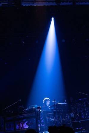 DISH//、結成10周年記念3DAYSライブ初日にマカロニえんぴつ・はっとりがサプライズ出演