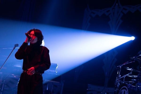 DISH//、結成10周年記念3DAYSライブ初日にマカロニえんぴつ・はっとりがサプライズ出演