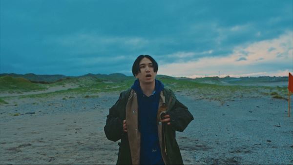 マカロニえんぴつ、ワンカットで撮影された「八月の陽炎」MV公開